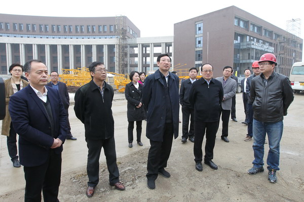 省委常委宣传部长曹征海来校视察新校区建设